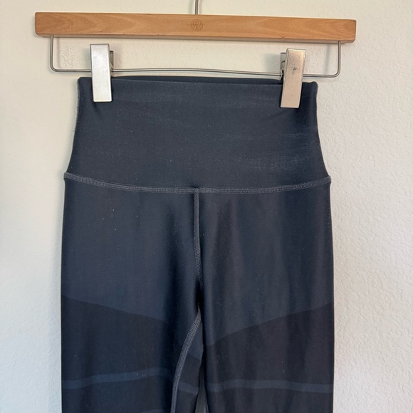 ALO Yoga Airlift Airbrush High Waisted Leggings Size XS - Picture 4 of 7